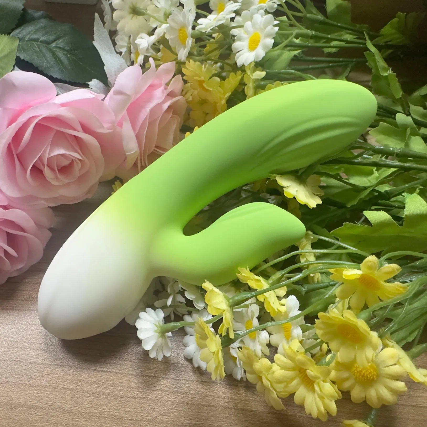 Customized Design Color Shape Sexual Health Adult Sex Toy Quiet Clitoral Vibrator Doll for Women