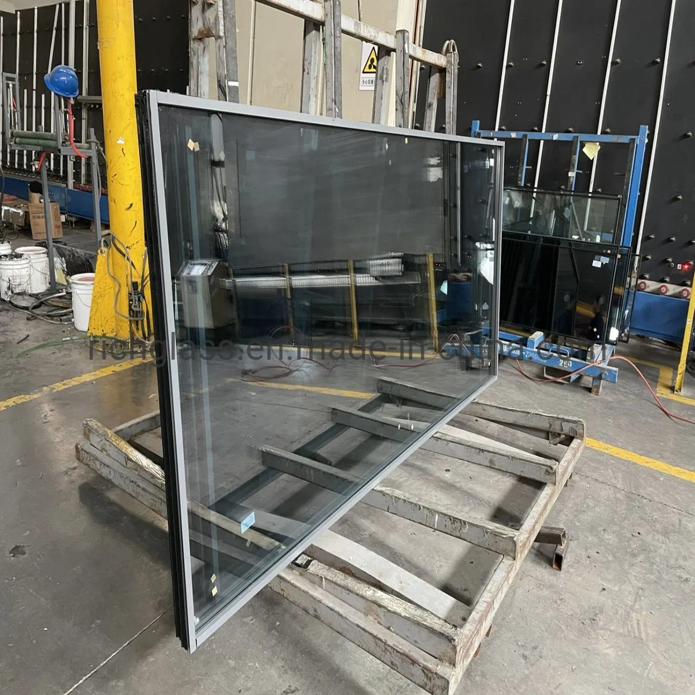 Sound Proof Float Reflective Low E Tempered Curved/Bent Insulated Glass Igu Dgu Glass for Curtain Wall
