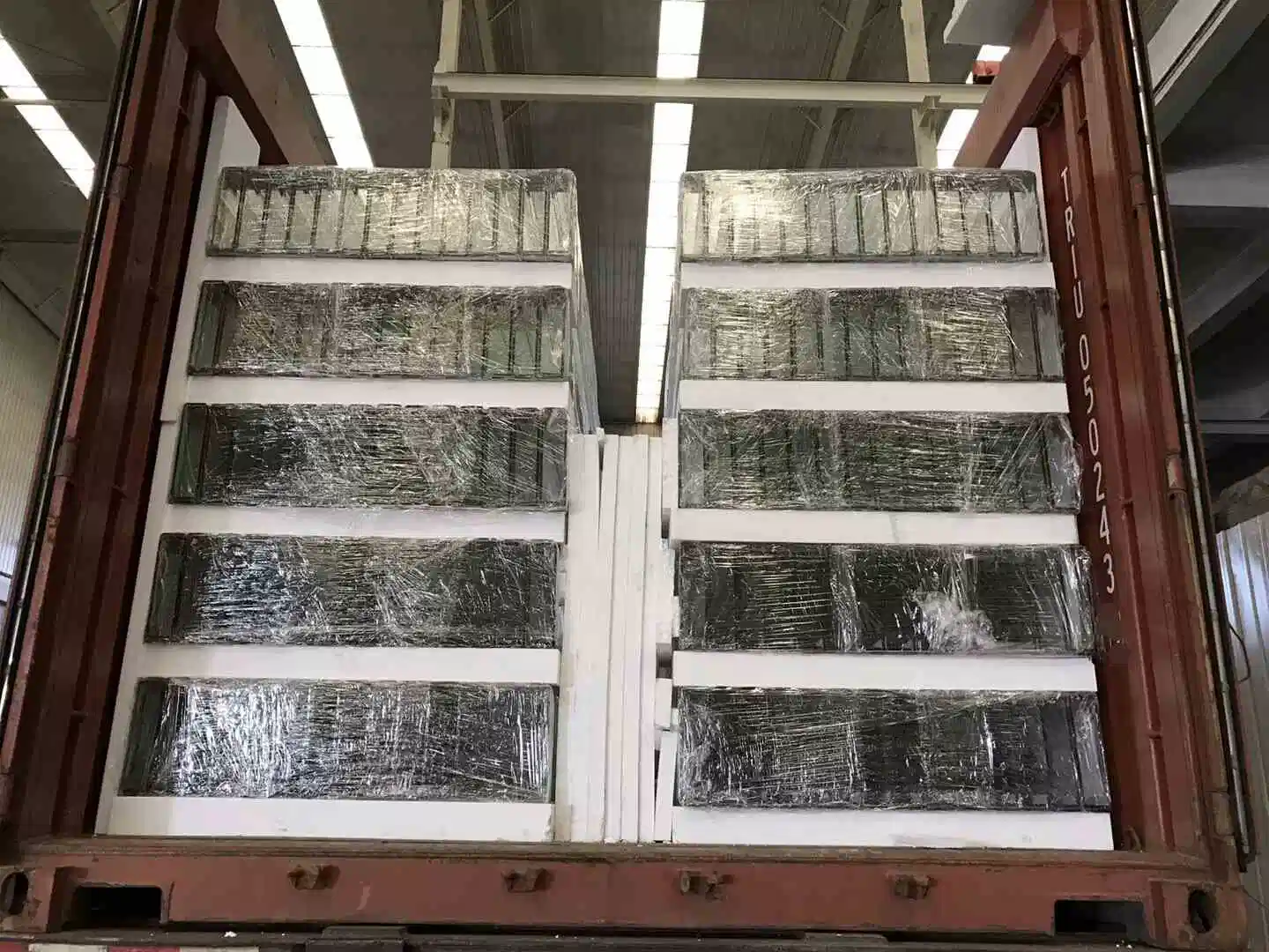 Tempered Sandblasted Wave U Channel Glass