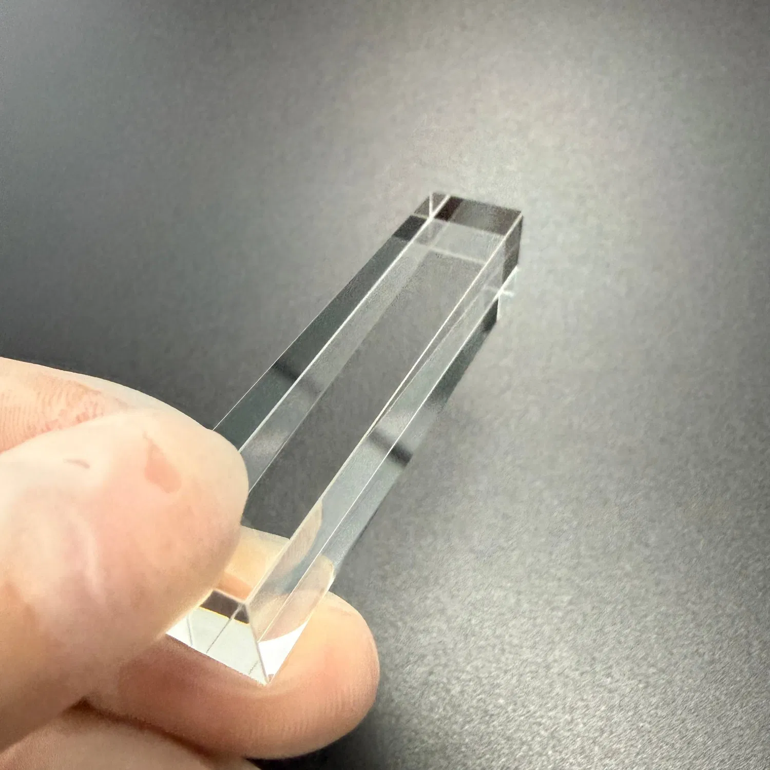 a High-Quality and Anti-Reflective Sapphire Glass Used in Ar Glasses