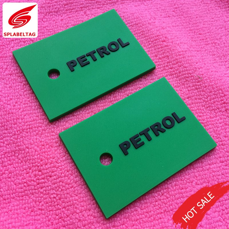 China Custom Logo Sew on PVC Rubber Tag for Hat