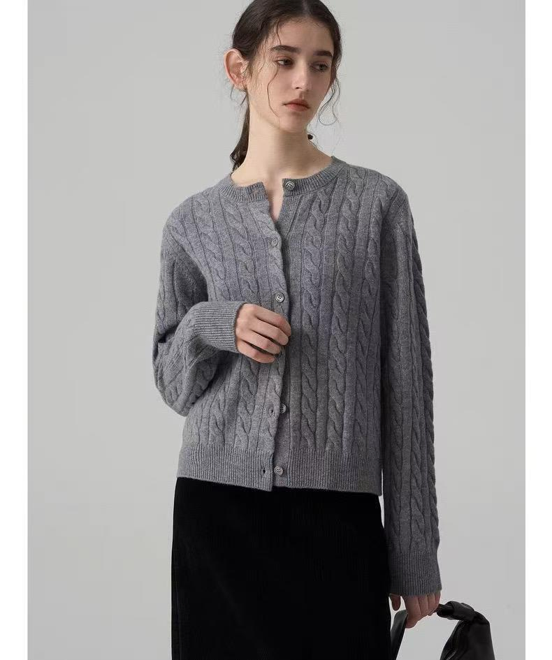 Custom OEM ODM Western Ladies Chunky Thick Crewneck Button Down Cardigan Coats Women Vintage Wool Cardigan Sweater