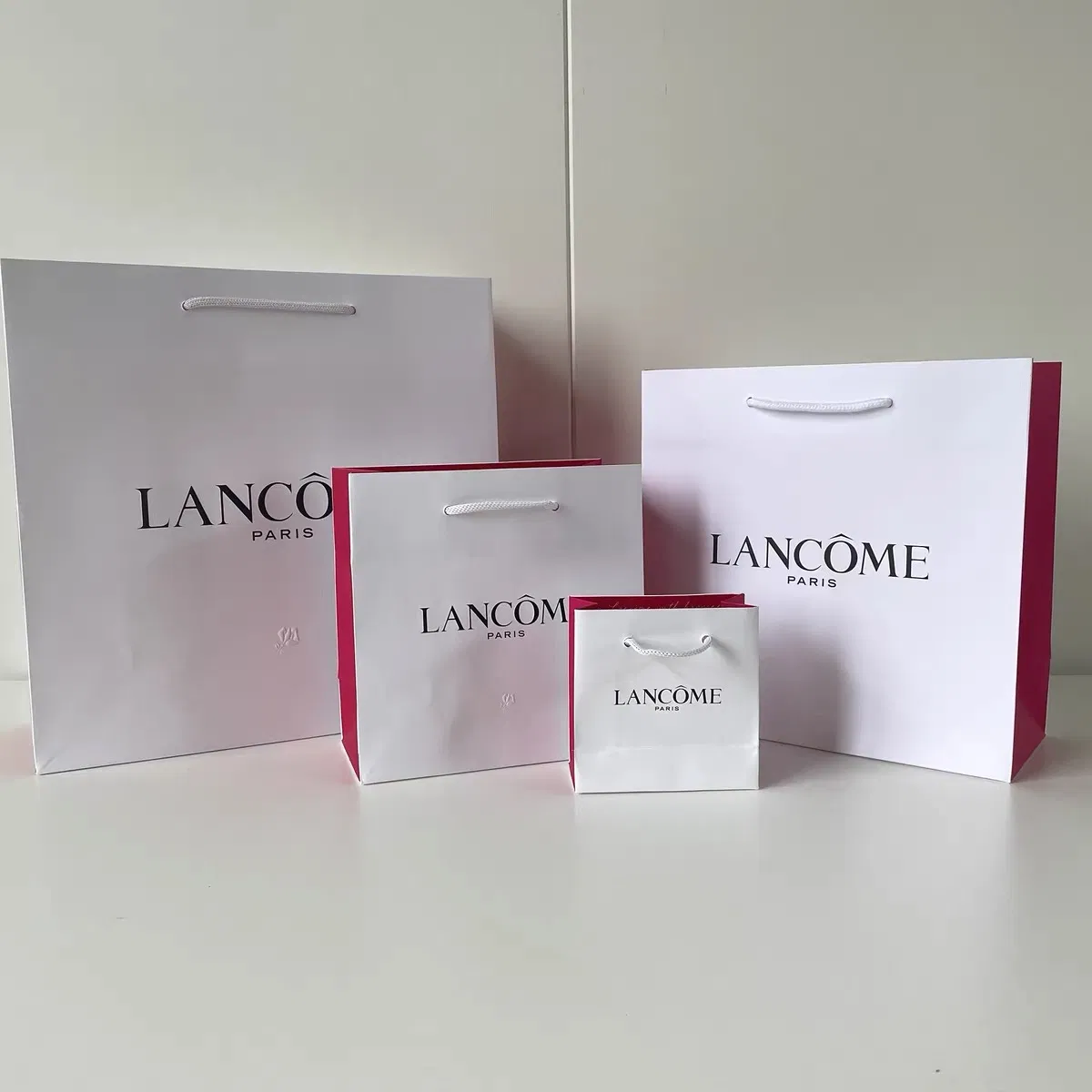 Custom Eco-Friendly Paper Gift Bag Package with Brand Logo for Retail