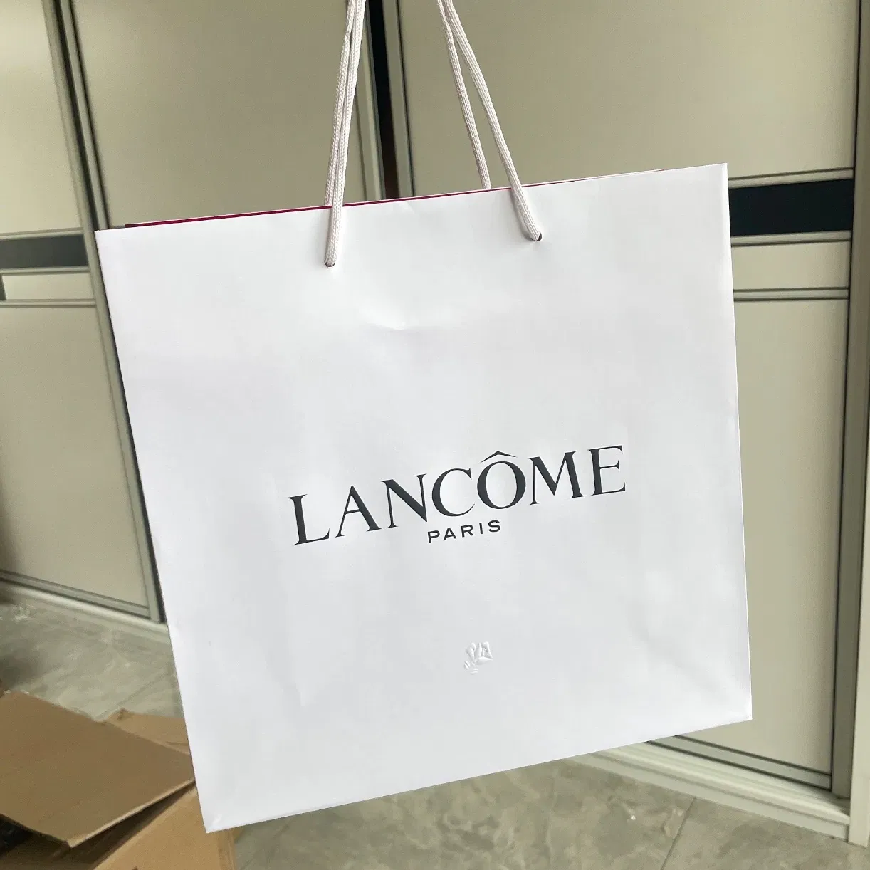 Custom Eco-Friendly Paper Gift Bag Package with Brand Logo for Retail