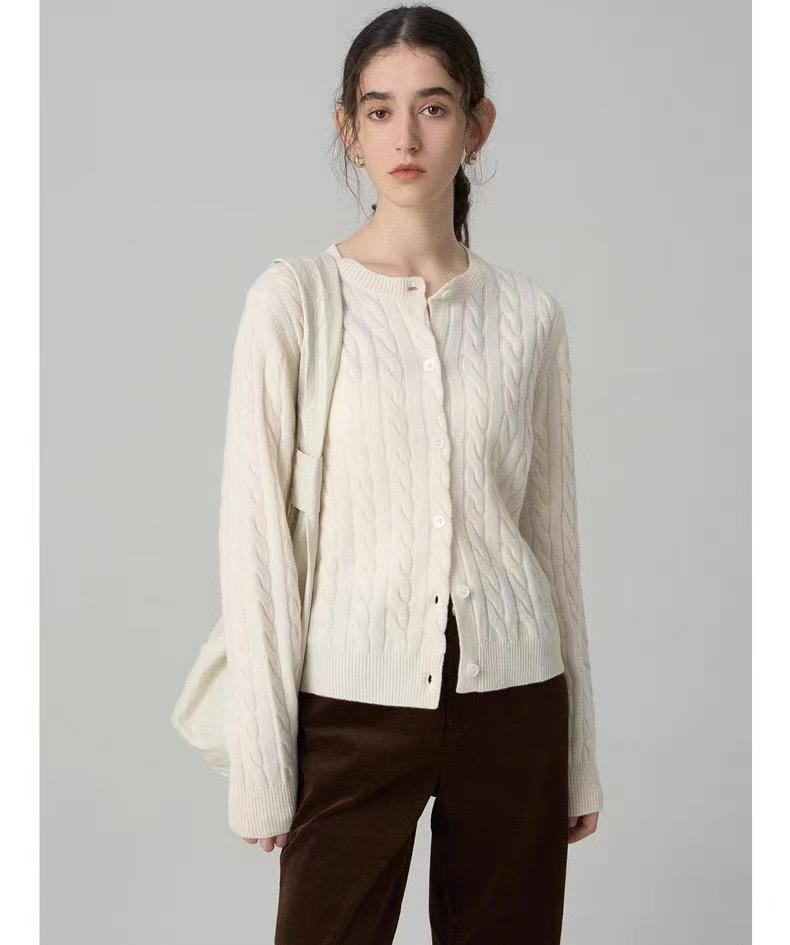 Custom OEM ODM Western Ladies Chunky Thick Crewneck Button Down Cardigan Coats Women Vintage Wool Cardigan Sweater