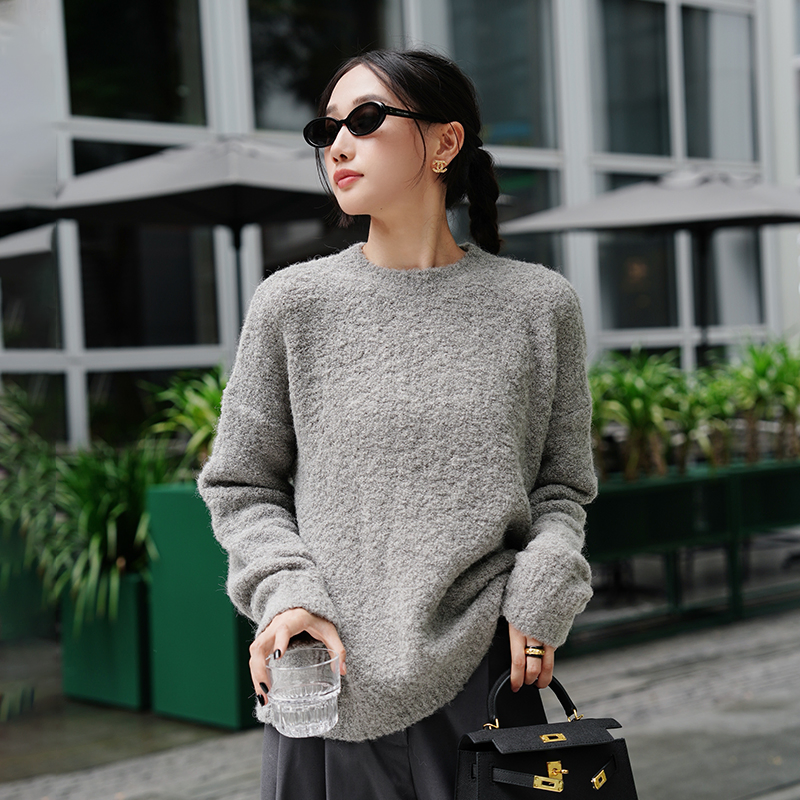 Fashion Knitwear Wool Pullover Winter Stylish Custom Knitted White Sweater for Women in Loose Fit