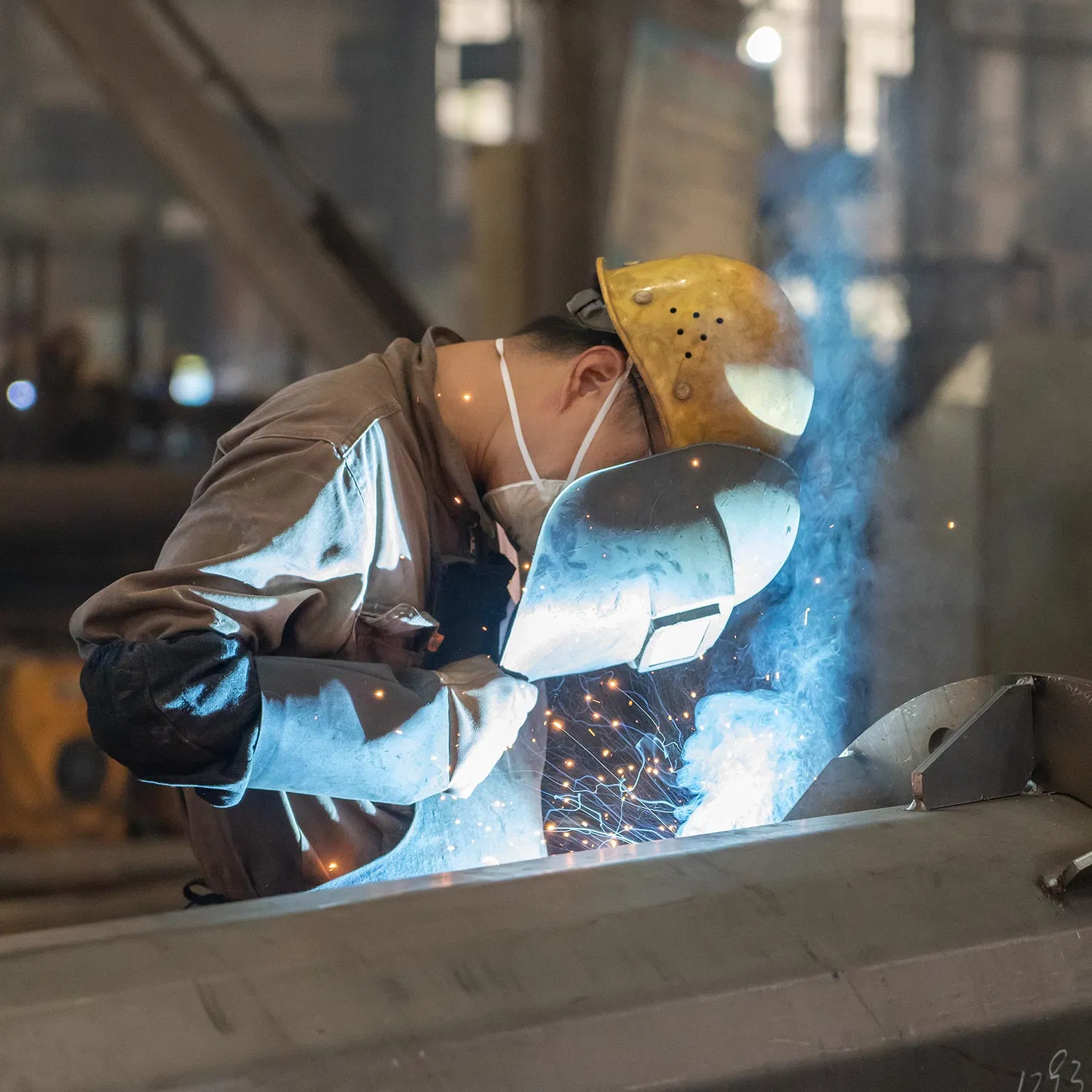 China Supplier Solar LED Street/ Road Light with Solar Panel Automatic Cleaning System Galvanized Steel Pole