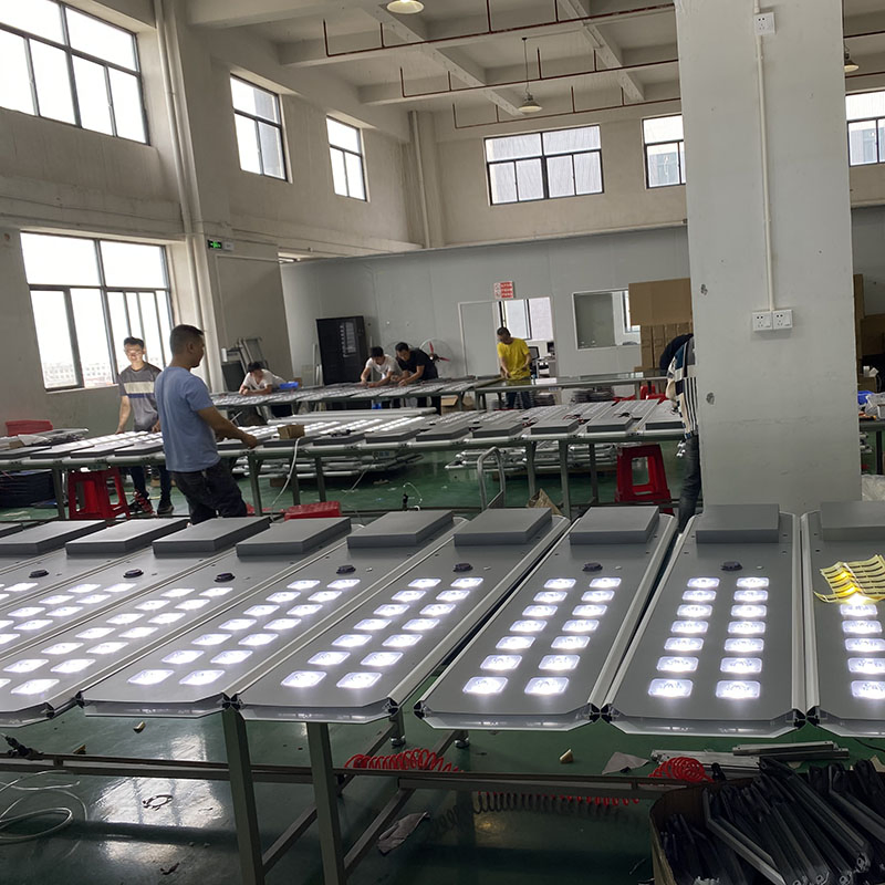 Waterproof Outdoor Solar Street Light with Solar Panel and Lithium Battery