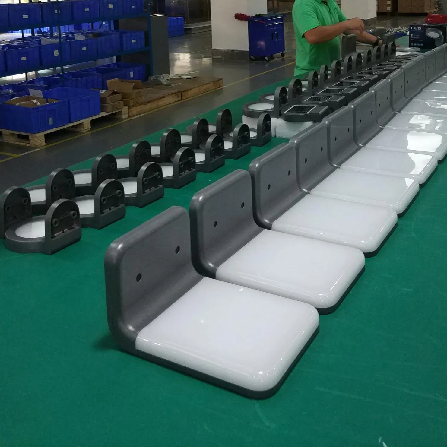 Factory Price Outdoor Decorative Solar Wall Lamp LED Garden Spot Light Design Wall-Mounted Light for Landscaping Patios and Decks Walkways and Pathways