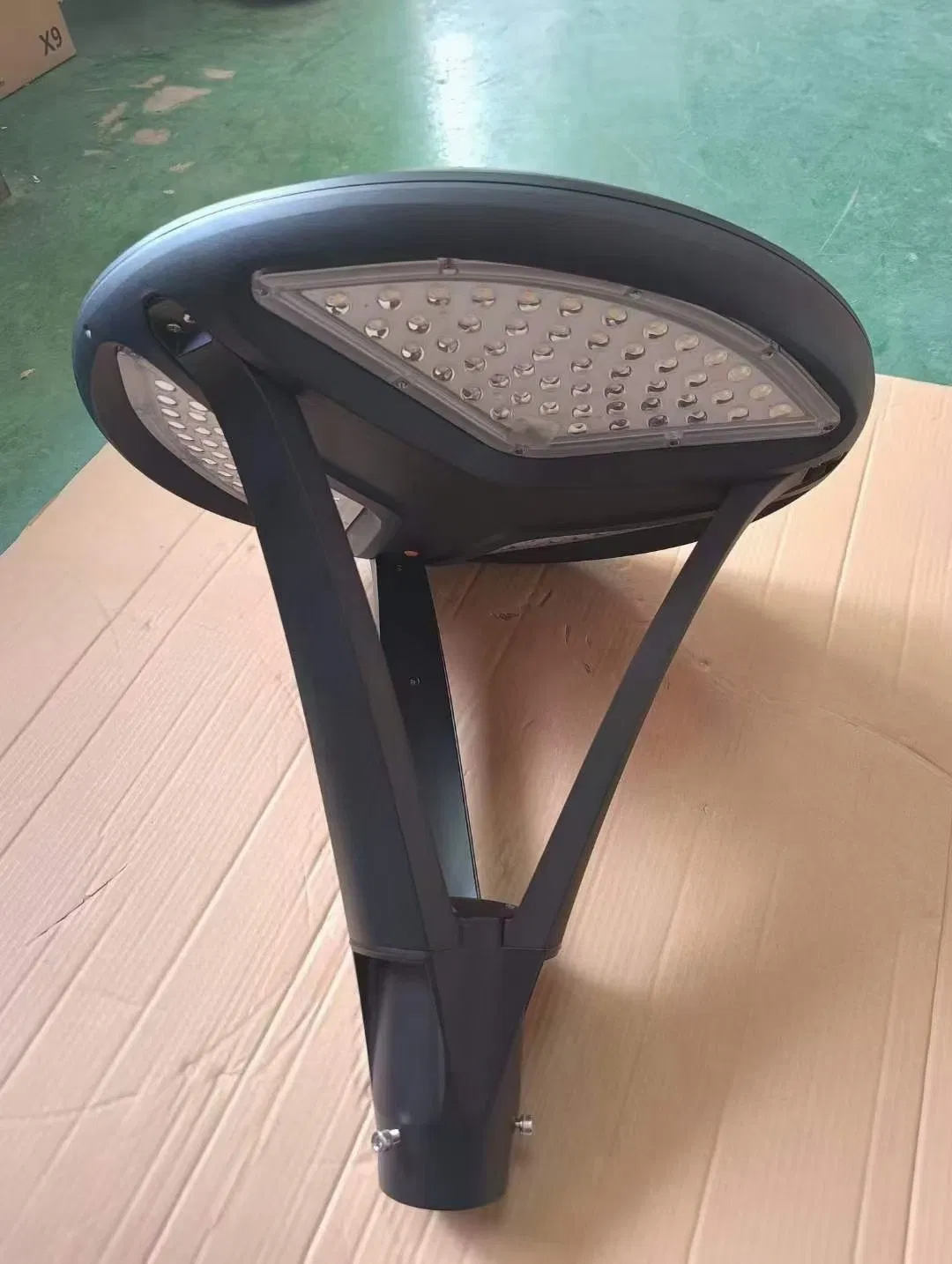 Popular Design Round UFO Solar Garden Light 40W Aluminum IP65 for Landscape