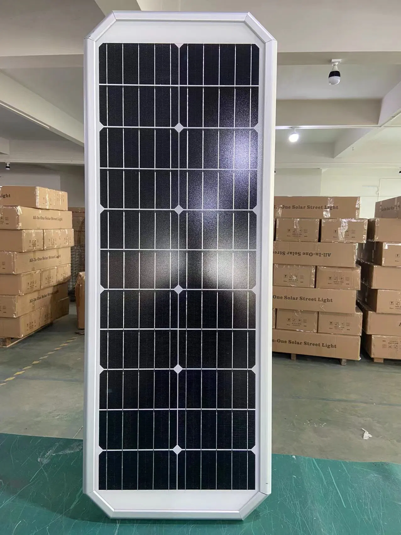 Durable 300W Solar Powered LED Street Light with Smart Sensor for Public Path