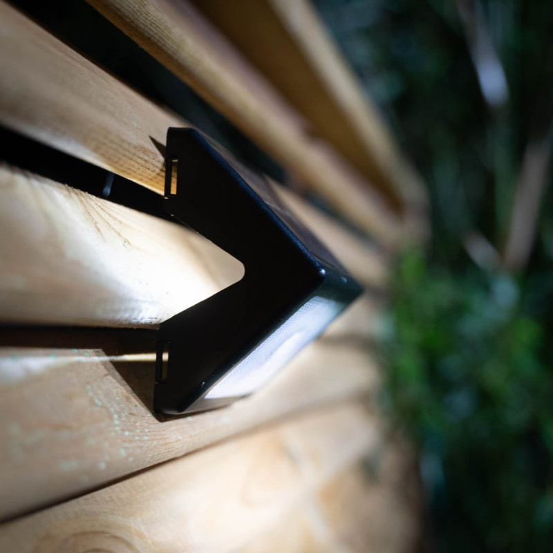 Wall Light Solar Black Sensor 400 Lumens 5000K