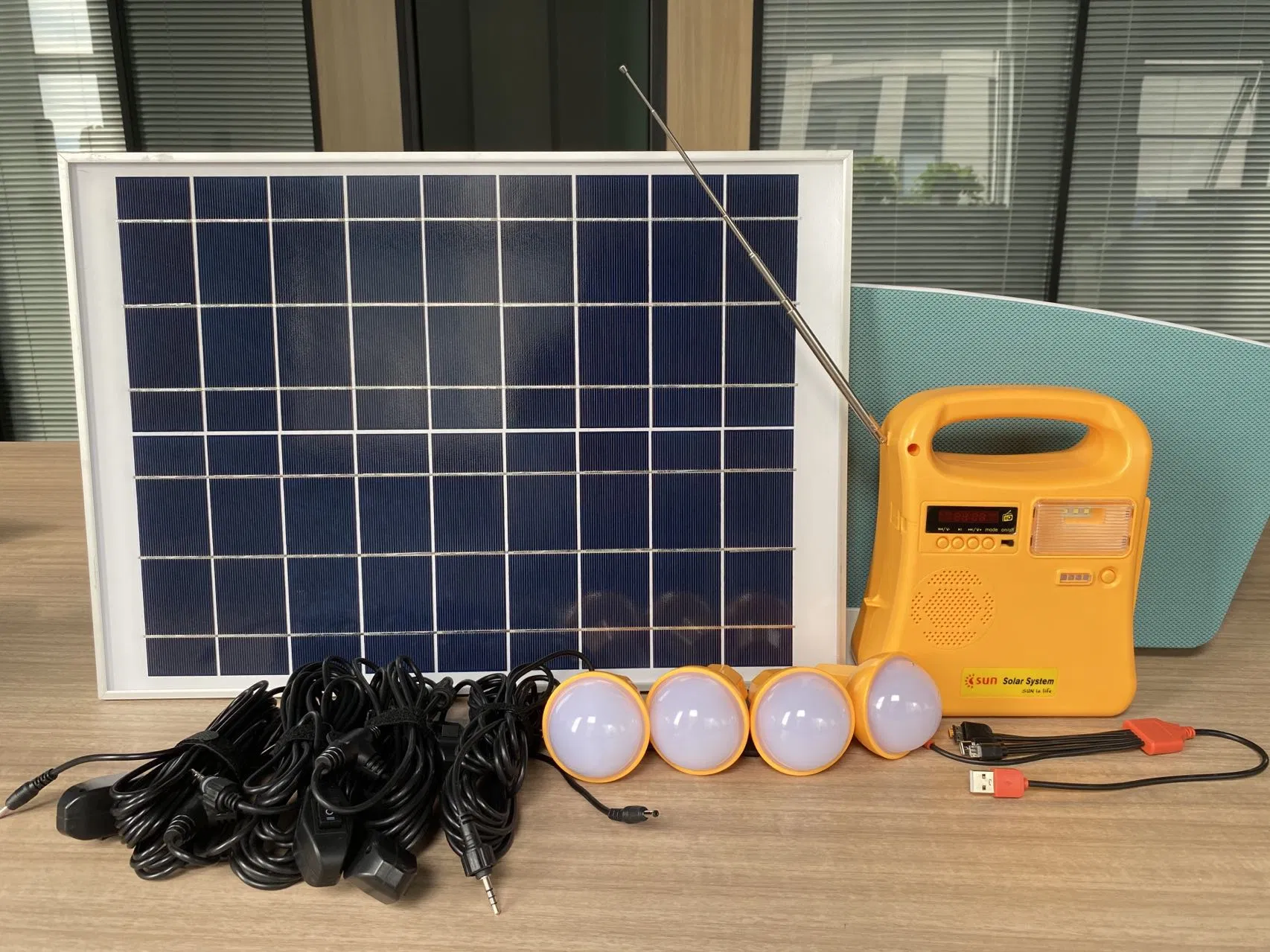 20W Solar Panel Solar Home Lighting System and Mobile Charging System with FM Radio, MP3 and 4PC LED Bulbs, Torch Light and Reading Light for Indoor and Outdoor
