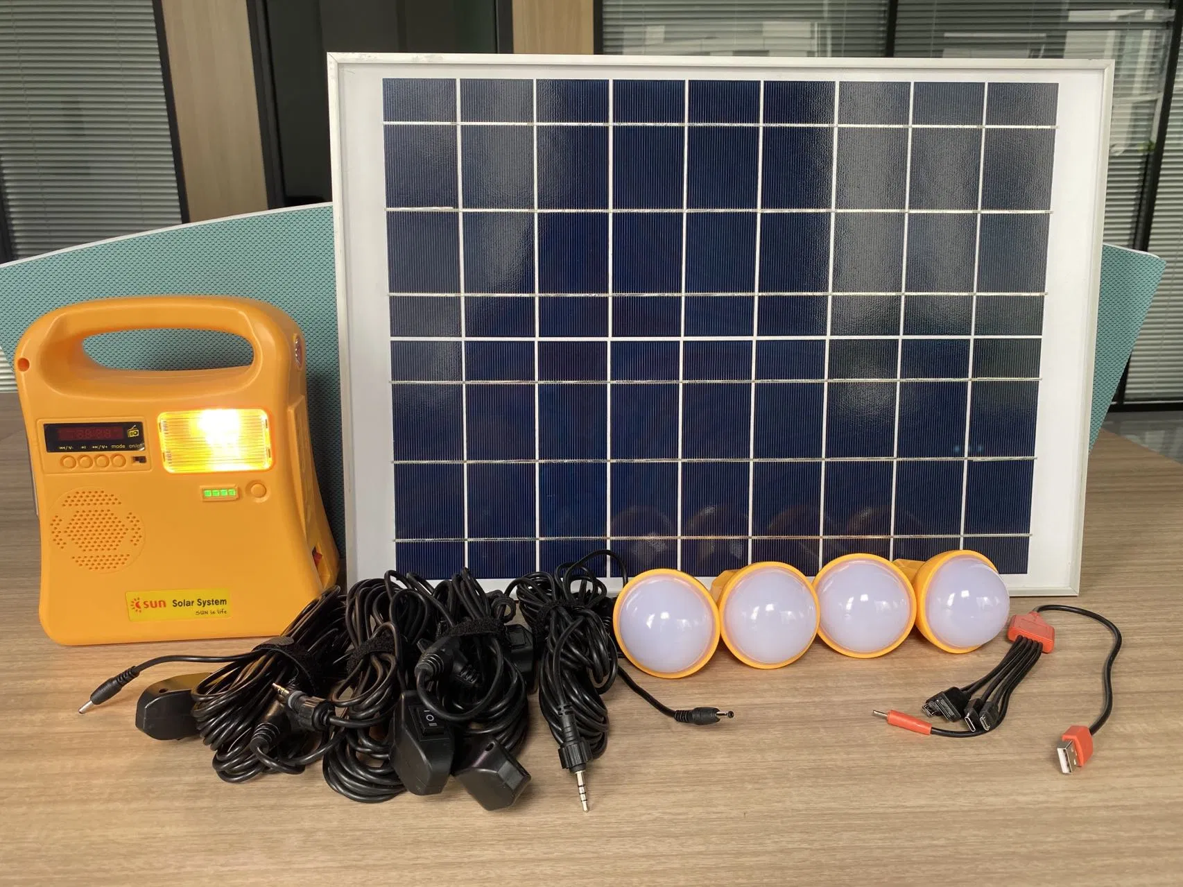 20W Solar Panel Solar Home Lighting System and Mobile Charging System with FM Radio, MP3 and 4PC LED Bulbs, Torch Light and Reading Light for Indoor and Outdoor