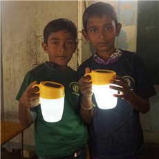 IP65 Waterproof Portable Hand Cup Shape Solar Lantern Sf-1s for Outdoor and Indoor Use Solar Light LED Lamp