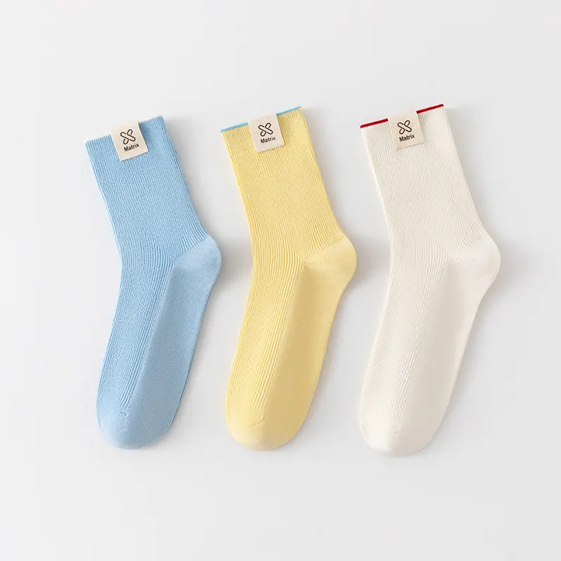 Custom Seamless Comfort Versatile Everyday Cotton Crew Socks for Women Manufacturer, Factory