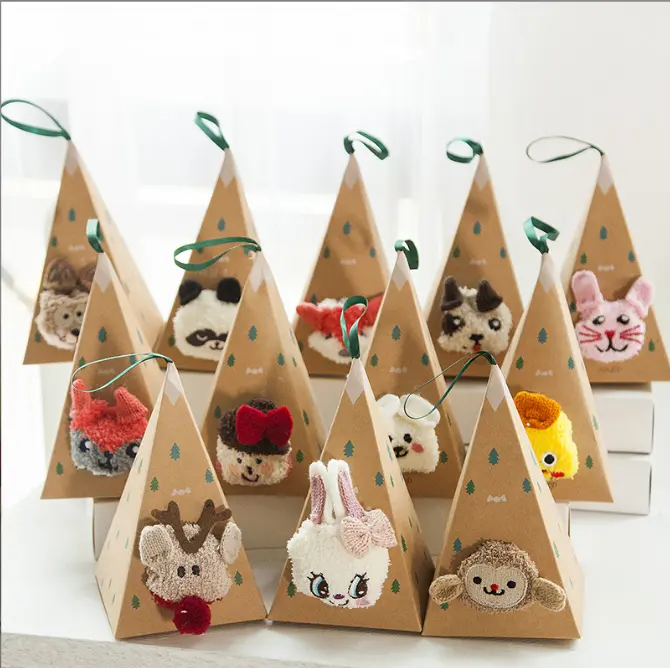 Custom Wholesale Christmas Gift Socks Soft Holiday Socks  Good Quality Comfortable Festival Socks