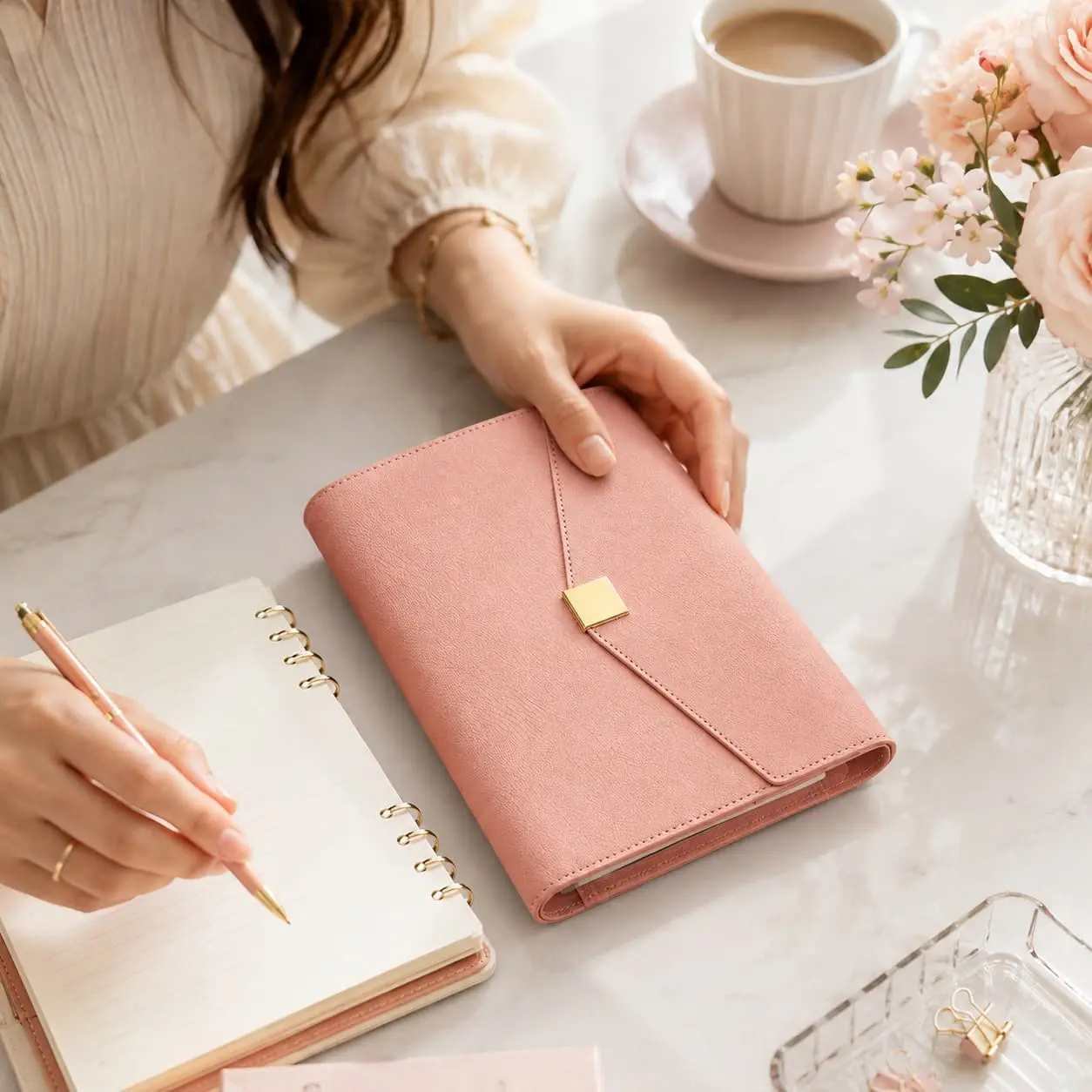 Wholesale Custom Refillable 6-Ring PU Planner Organizer | Card Slots & Pen Loop Factories, Factory