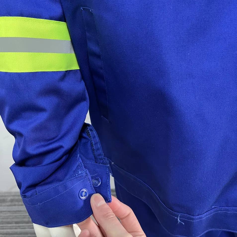 Ropa de seguridad con logo