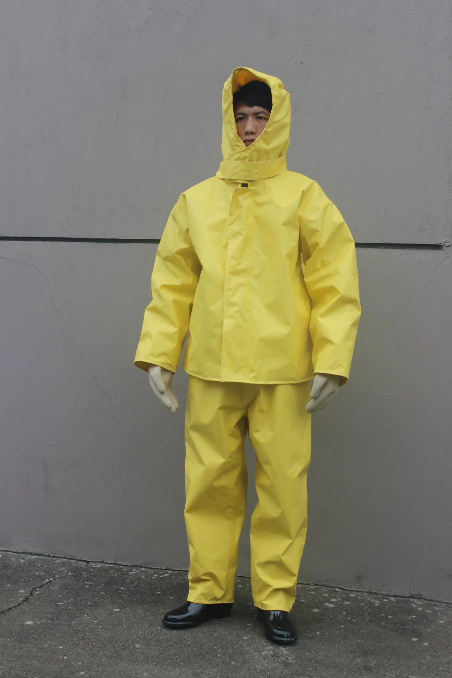 Nueva ropa de trabajo, ropa de seguridad, equipo de intervención, ropa de seguridad para bomberos, ropa aislante