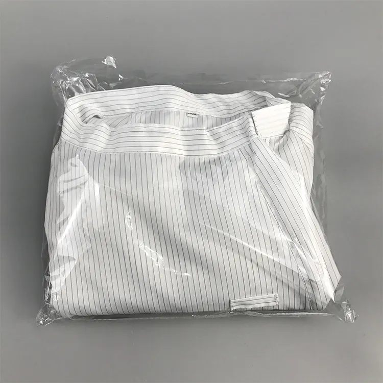 Embalaje y envío de ropa protectora antiestática de fibra conductora