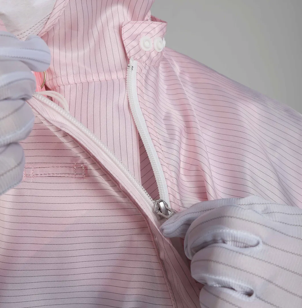 Detalle de la fibra conductiva del traje