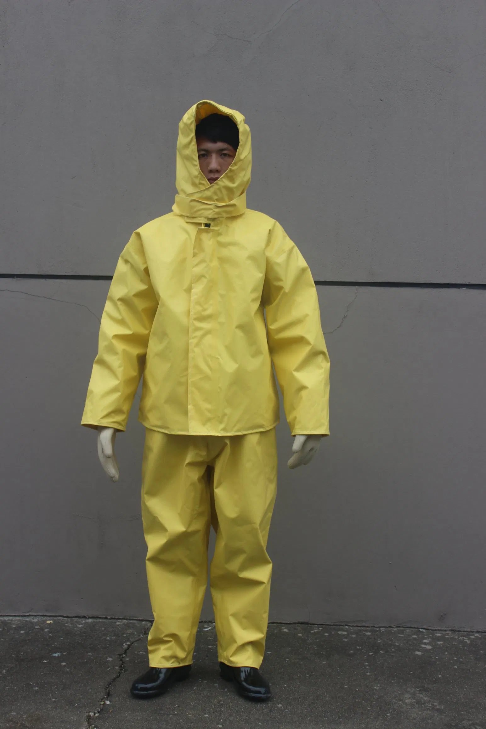 Nueva ropa de trabajo, ropa de seguridad, equipo de intervención, ropa de seguridad para bomberos, ropa aislante