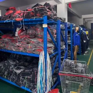 Proveedor de ropa de trabajo industrial protectora duradera de seguridad PPE