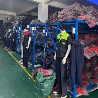 Proveedor de ropa de trabajo industrial protectora duradera de seguridad PPE
