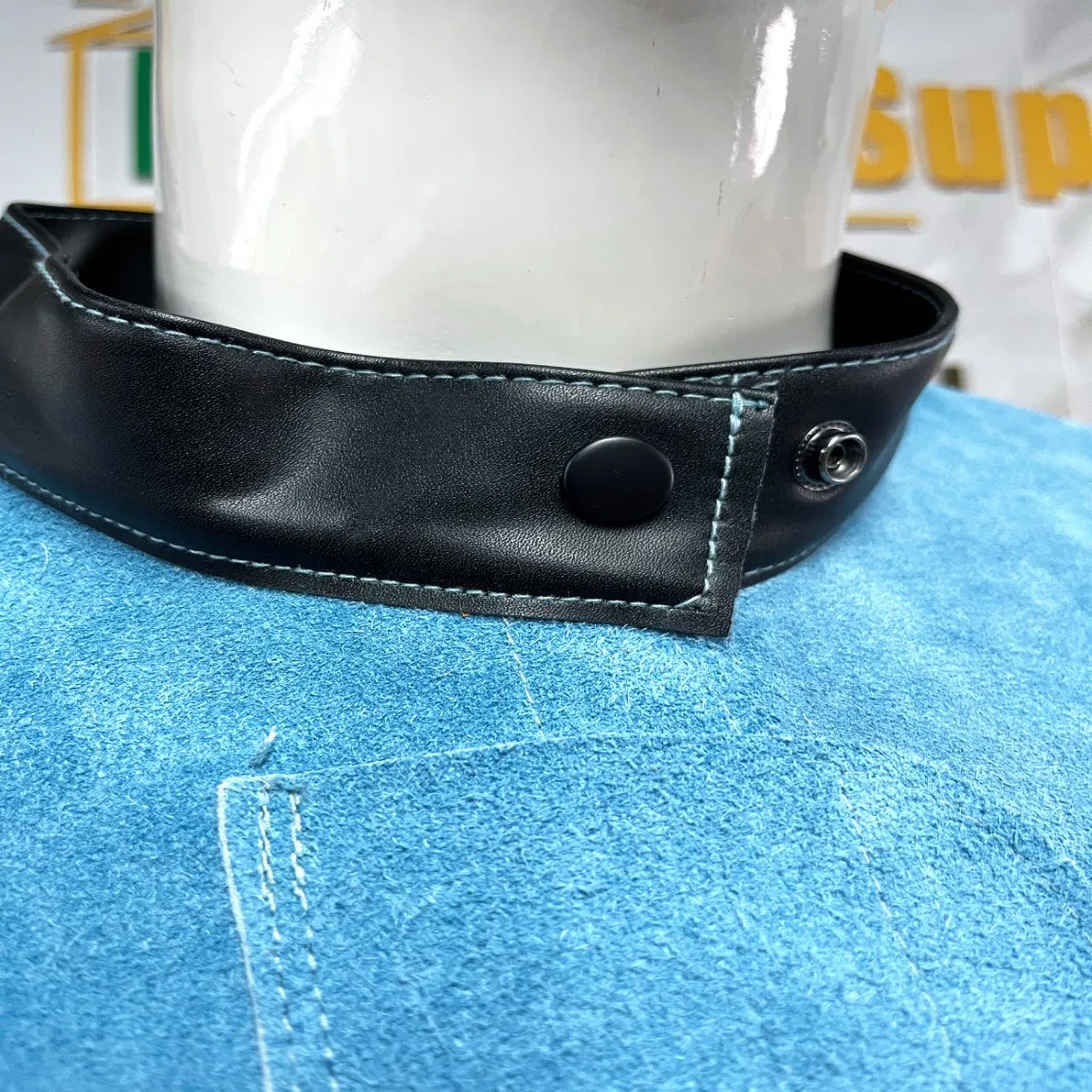 Ropa resistente al calor y al fuego para protección en trabajos de soldadura