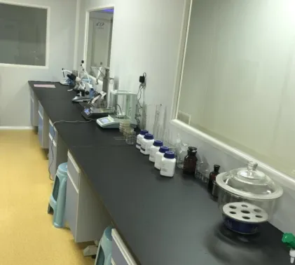 Fabricante y proveedor de ropa protectora química desechable OEM