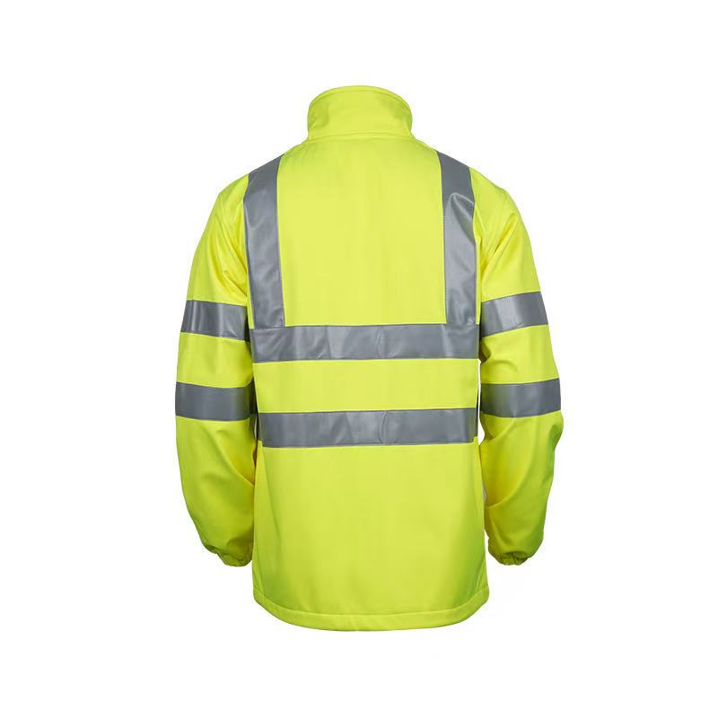 Ropa de seguridad reflectante y duradera para entornos de trabajo con poca luz
