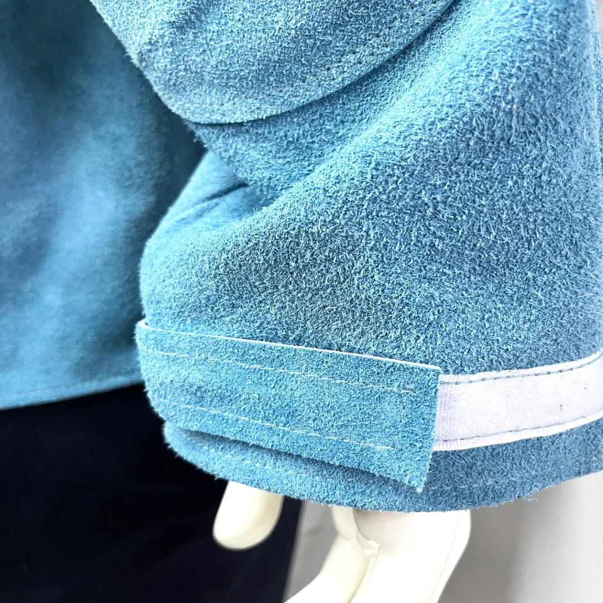 Ropa resistente al calor y al fuego para protección en trabajos de soldadura