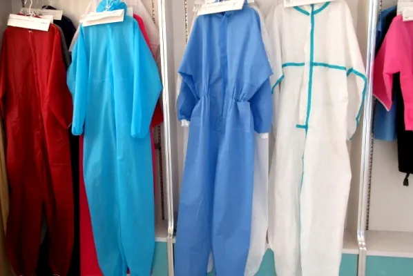 Ropa protectora desechable impermeable de polipropileno no tejido