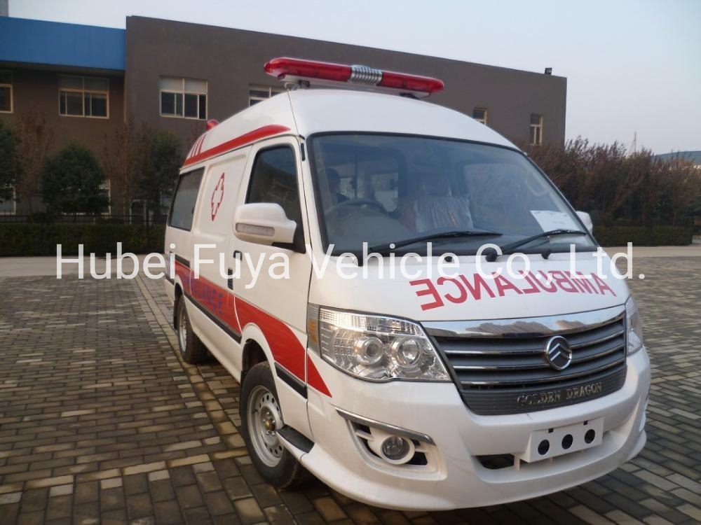 Transporte de Pacientes de Alto Risco em Ambulância com Todo o Equipamento de Monitoramento