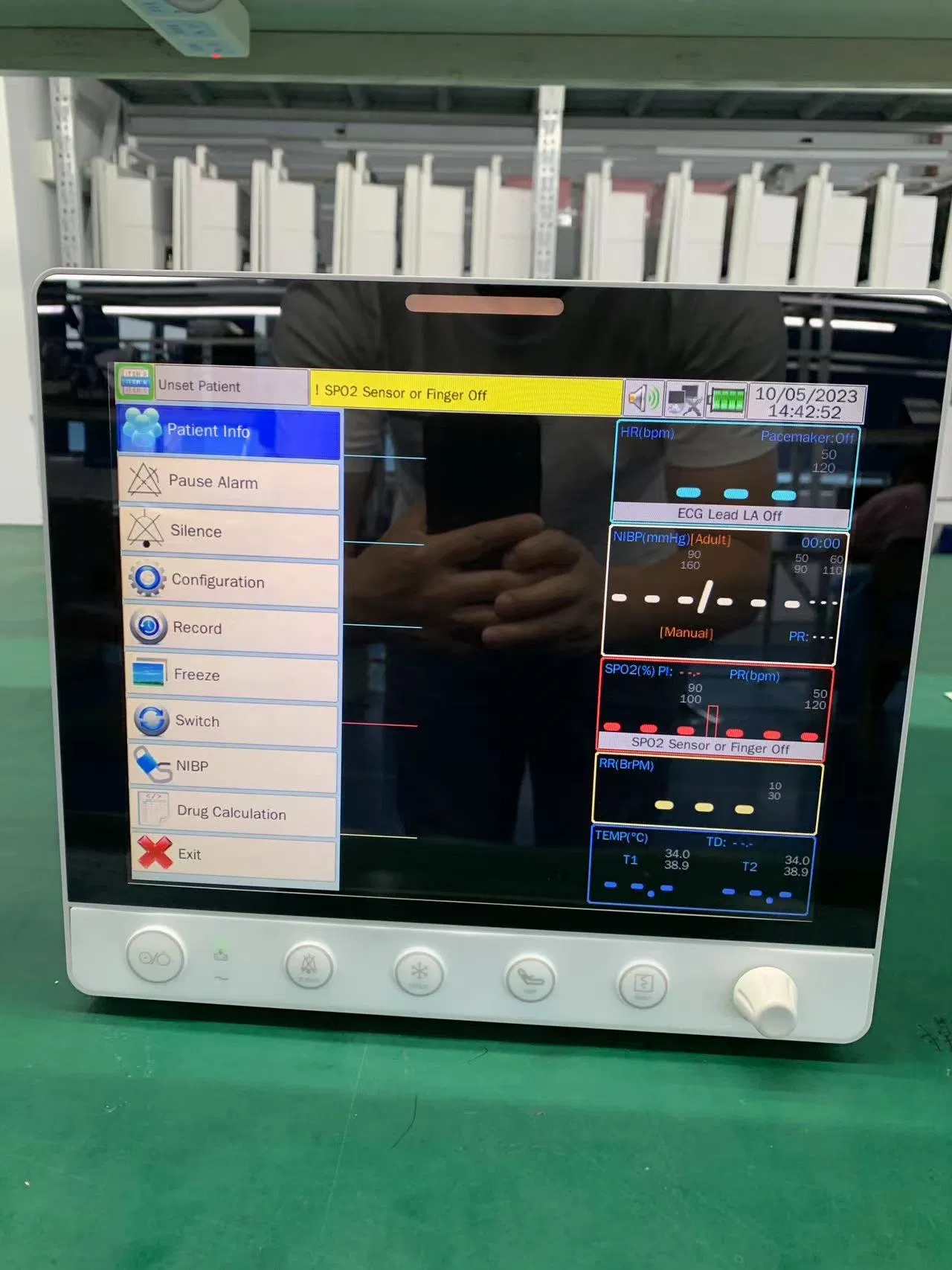 Aprovado pela CE Monitor de Sinais Vitais Médico Portátil Multilíngue para Ambulância Emergencial NIBP SpO2 para Monitoramento de Pacientes à Beira do Leito