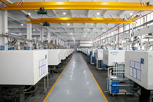 Minde factory overview — large-scale plastic pipe manufacturing base