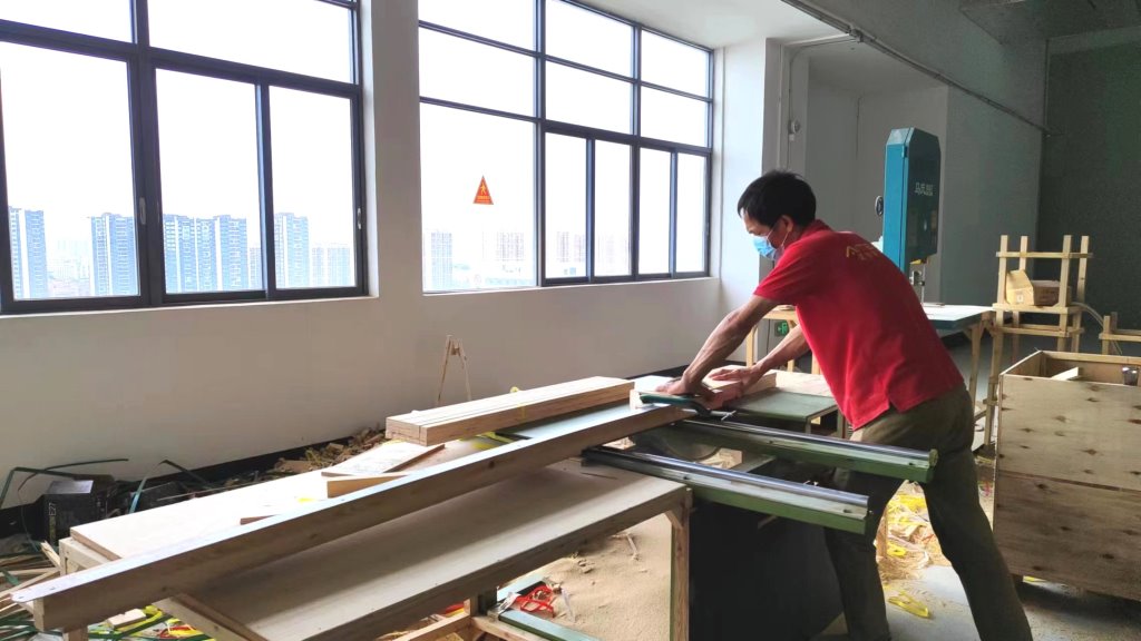 Slide Sawing Table
