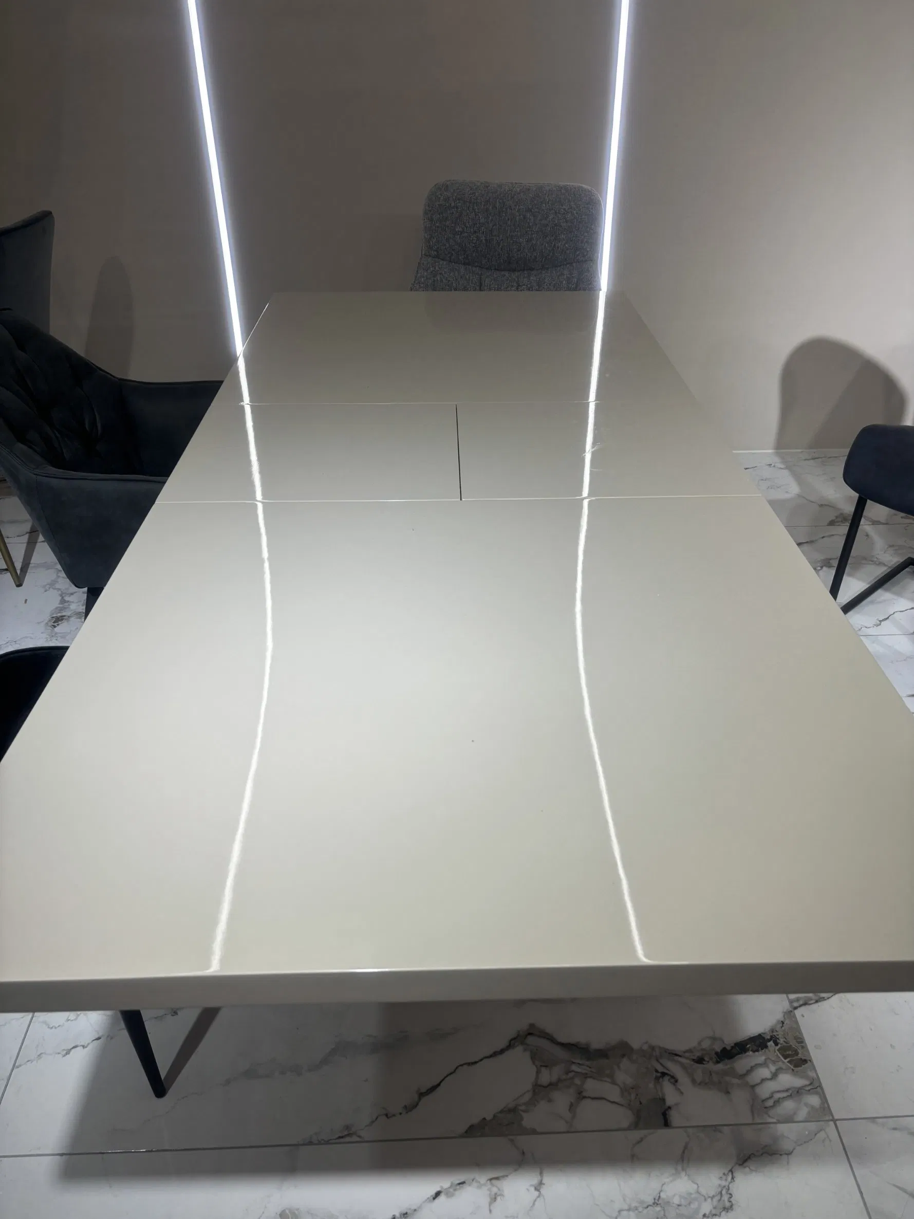 Model Dining Table in Dining Room Furniture Modern Extension High Gloss Luxury MDF Dining Table