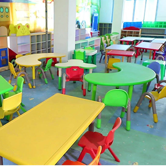ZOIFUN Preschool Children Furniture Sets Plastic Tables and Chairs for Kids
