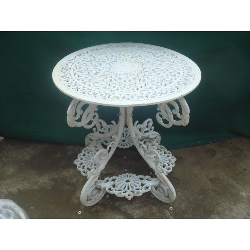 Decor Accent Cast Iron Garden Table Suitable for Outdoor Use