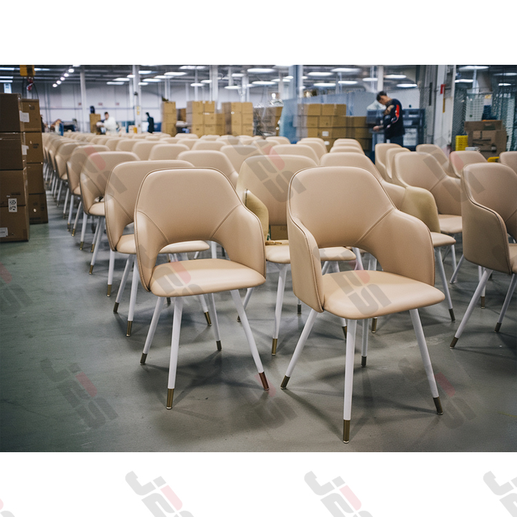 Luxury Upholstered Restaurant Chair Sets with Curved Armrest and Solid Wood Frame for Commercial Coffee Shop Furniture Projects