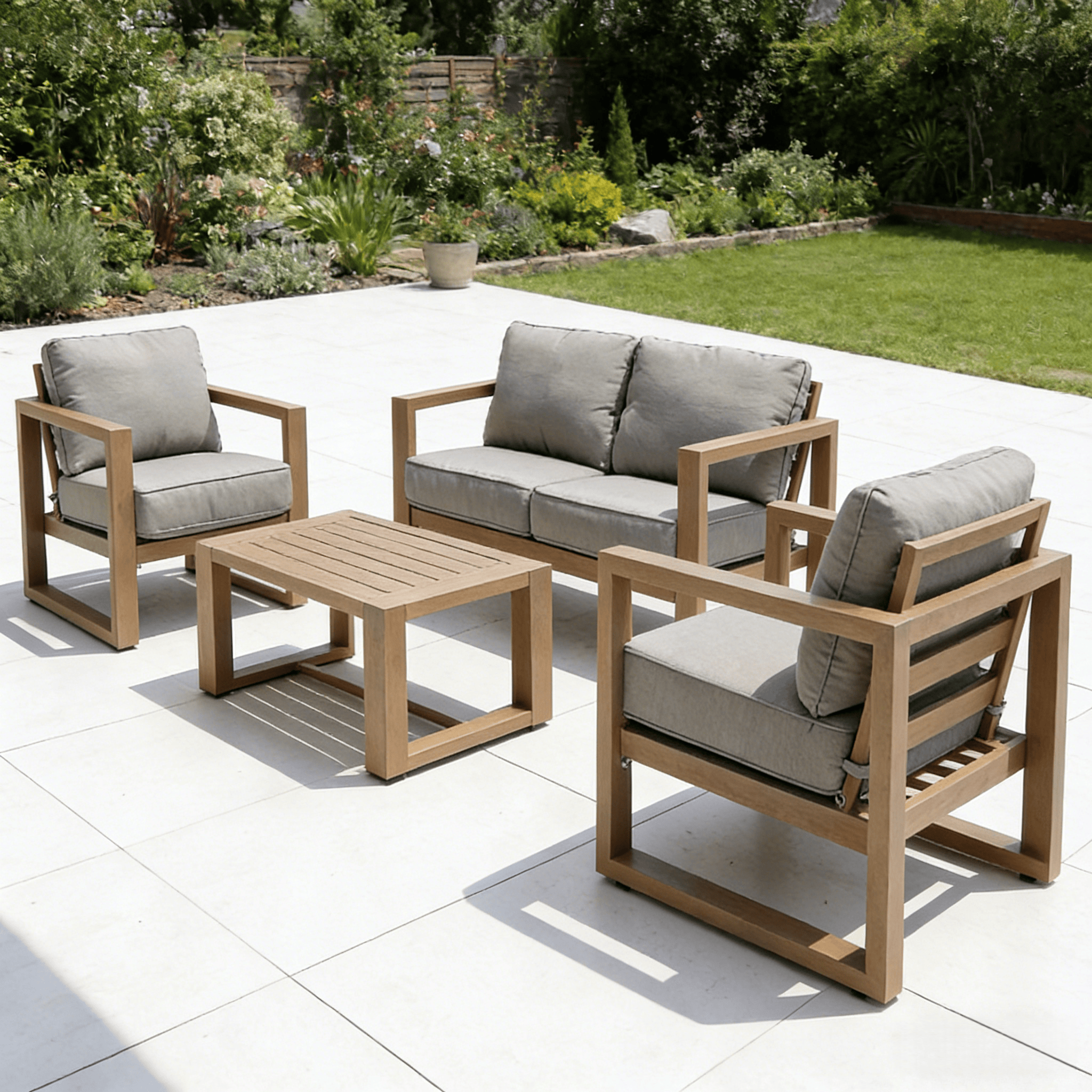 Modern Iron Garden Sofa Set Outdoor Furniture Durable Eco-Friendly Patio Dining Table and Chair