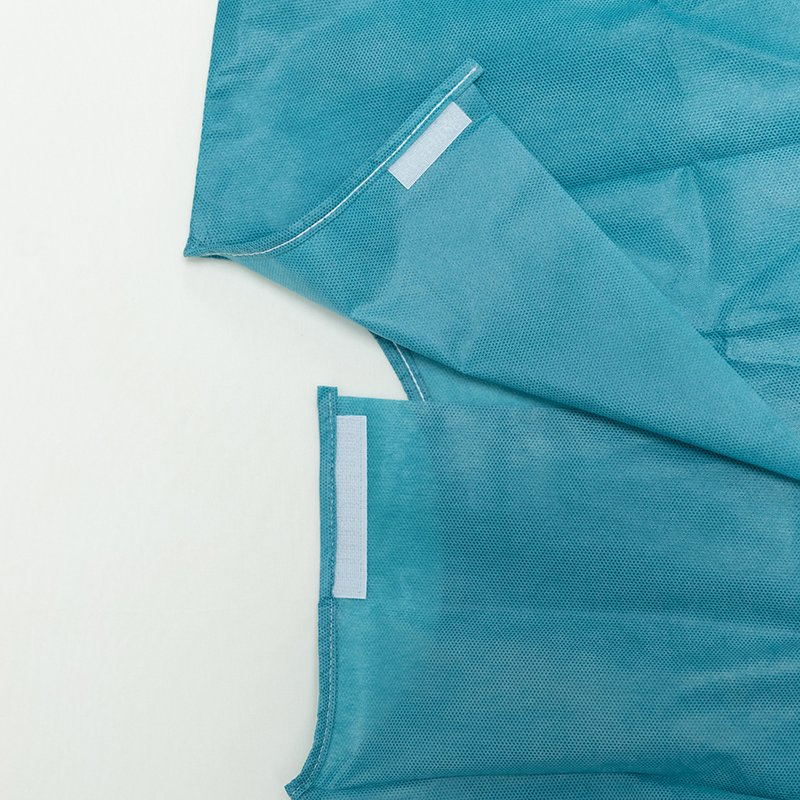 مستلزمات طبية مصنع عالي الجودة جملة فستان جراحي disposable فستان عزل مقاوم للماء فستان مريض مع شهادة CE ISO