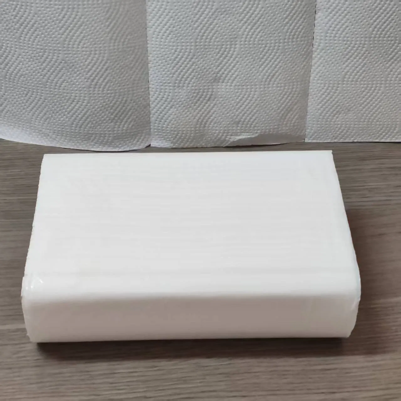 مناديل ورقية ناعمة وسميكة ماصة على شكل طيات للاستخدام في الفنادق والمطاعم والسوبرماركتات
