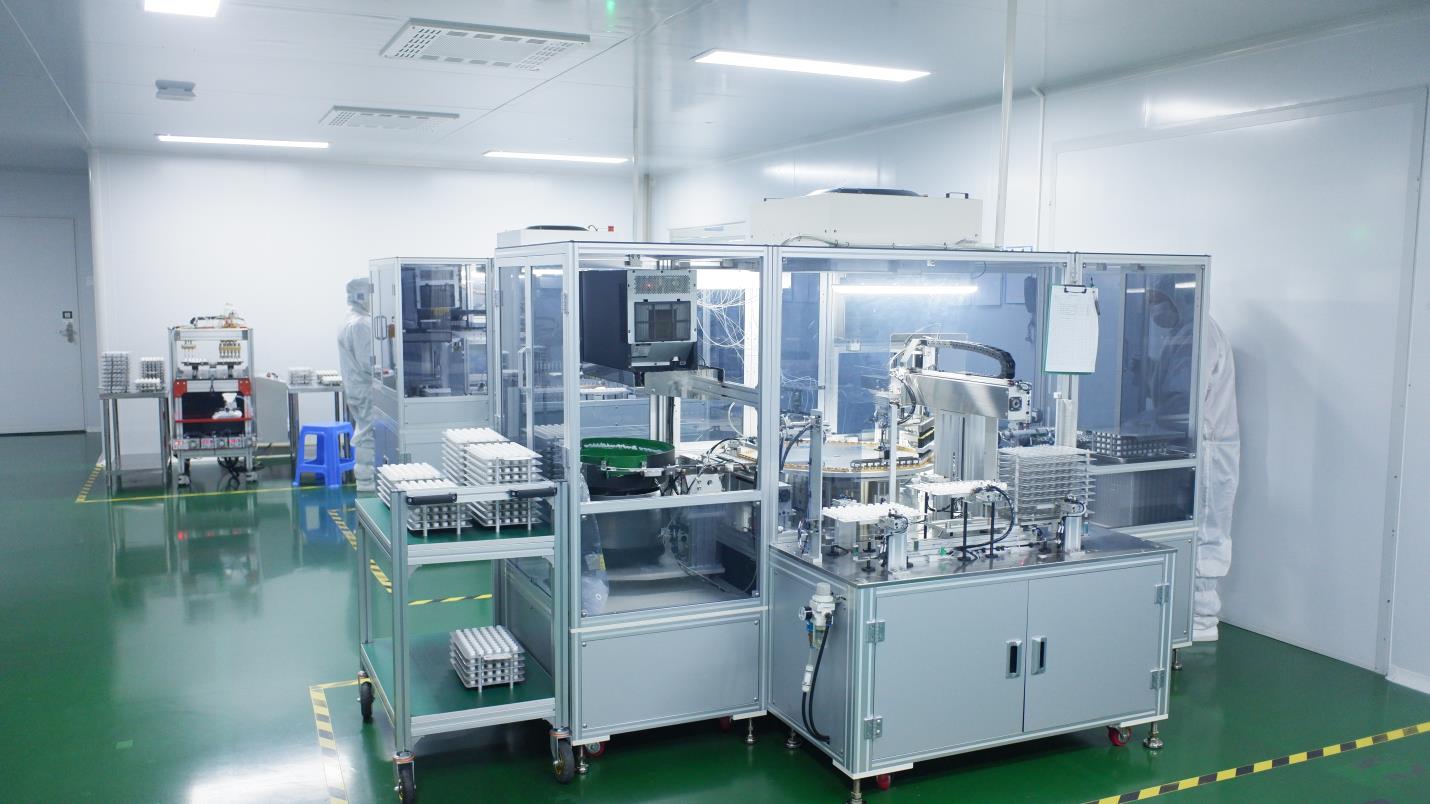 Mio Lenses quality control laboratory — finished product inspection and optical testing process