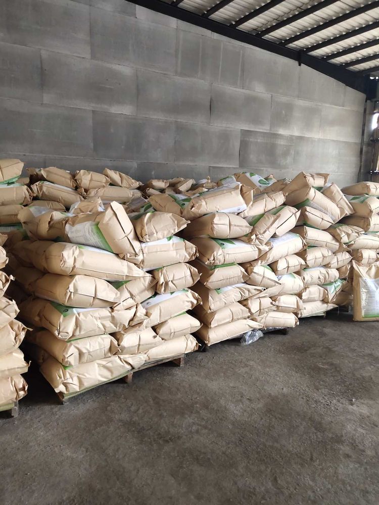 High-quality High Purity Amino Acid Powder 80% Chlorine Free Plant-derived Foliar Fertilizer