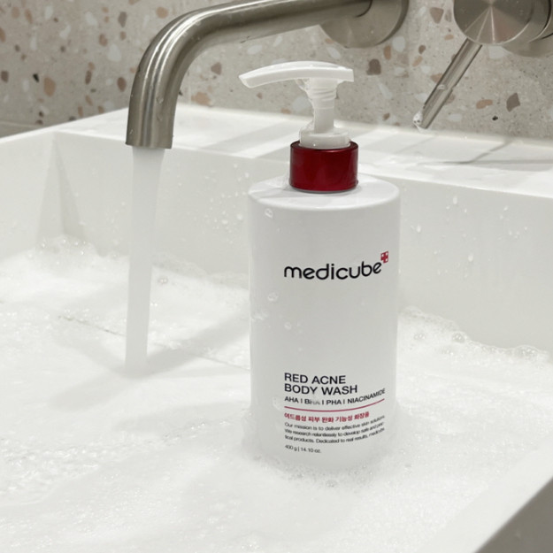 Medicube Korean for Red Body Wash for Acne-Prone Skin Deep Cleansing &amp; Cooling 400g-Now in Stock (Men)
