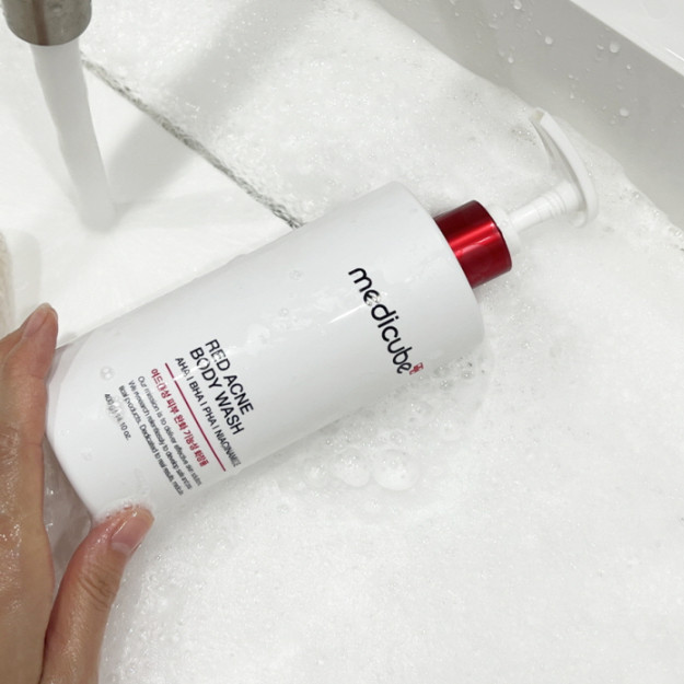 Medicube Korean for Red Body Wash for Acne-Prone Skin Deep Cleansing &amp; Cooling 400g-Now in Stock (Men)