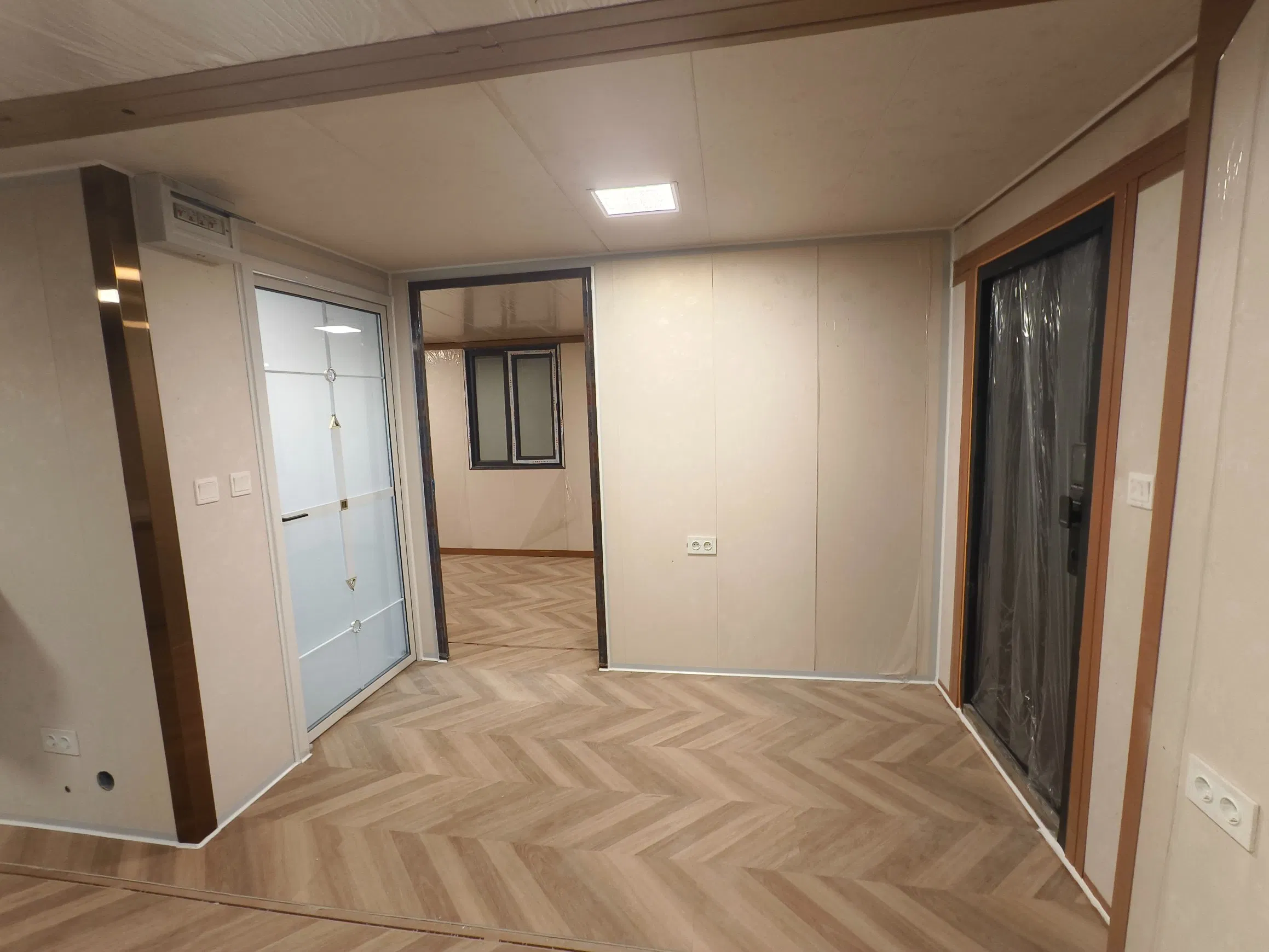 Casa Contenedor Modular Prefabricada de Alta Gama con Alas Expandibles, Lista para Habitar, para Vivienda Permanente